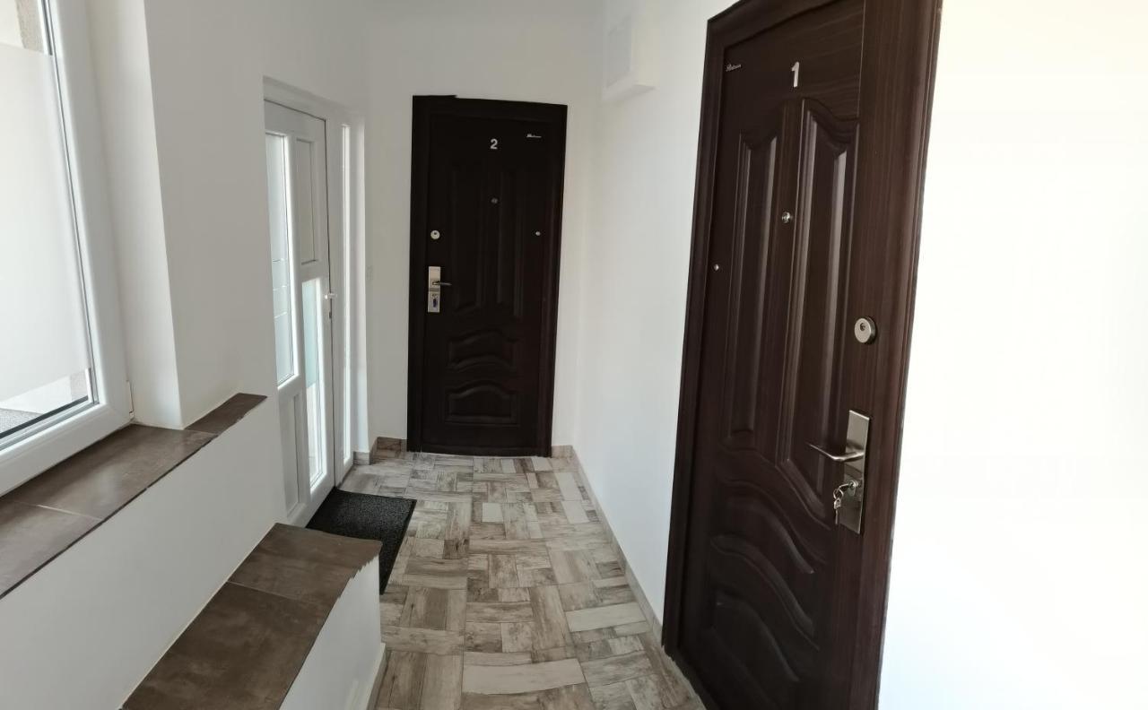 Carla'S Place Ap 2 Орадеа Екстериор снимка